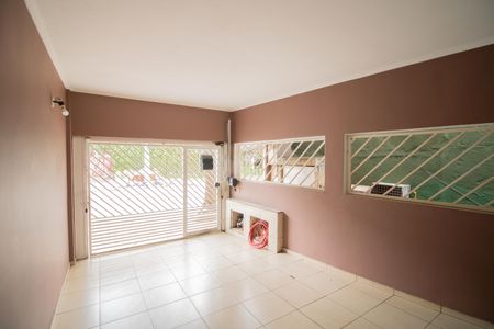 Casa à venda com 267m², 4 quartos e 2 vagas Casa à venda com 267m², 4 quartos e 2 vagasGARAGEM