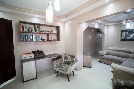 SALA de casa à venda com 4 quartos, 267m² em Parque Peruche, São Paulo