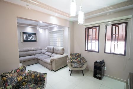 SALA de casa à venda com 4 quartos, 267m² em Parque Peruche, São Paulo