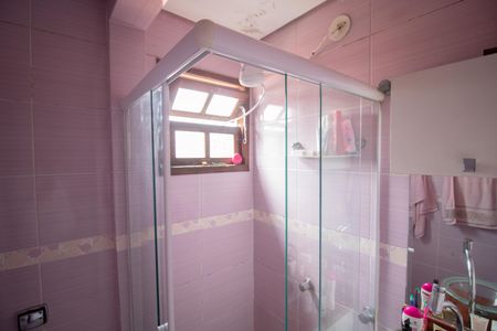 Casa à venda com 267m², 4 quartos e 2 vagas Casa à venda com 267m², 4 quartos e 2 vagasBANHEIRO DA SUÍTE 1