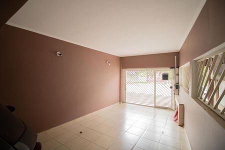 Casa à venda com 267m², 4 quartos e 2 vagas Casa à venda com 267m², 4 quartos e 2 vagasGARAGEM
