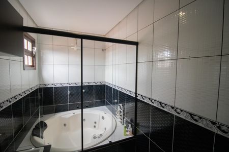 Casa à venda com 267m², 4 quartos e 2 vagas Casa à venda com 267m², 4 quartos e 2 vagasBANHEIRO DA SUÍTE 2