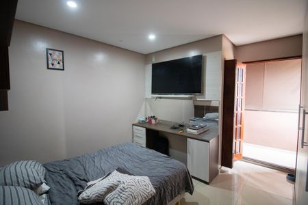 Casa à venda com 267m², 4 quartos e 2 vagas Casa à venda com 267m², 4 quartos e 2 vagasQUARTO SUÍTE 1