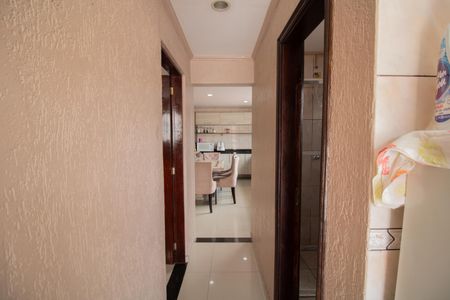 Casa à venda com 267m², 4 quartos e 2 vagas Casa à venda com 267m², 4 quartos e 2 vagasQUINTAL E ÁREA DE SERVIÇO