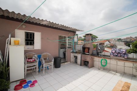 Casa à venda com 267m², 4 quartos e 2 vagas Casa à venda com 267m², 4 quartos e 2 vagasQUINTAL E ÁREA DE SERVIÇO