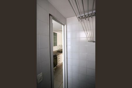Apartamento para alugar com 95m², 2 quartos e 2 vagas Apartamento para alugar com 95m², 2 quartos e 2 vagasBanheiro de serviço