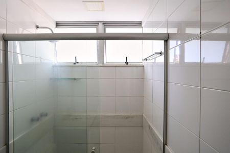 Apartamento para alugar com 95m², 2 quartos e 2 vagas Apartamento para alugar com 95m², 2 quartos e 2 vagasBanheiro da Suíte 1