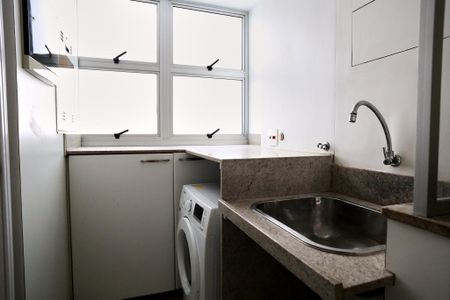 Apartamento para alugar com 95m², 2 quartos e 2 vagas Apartamento para alugar com 95m², 2 quartos e 2 vagasCozinha e Área de Serviço