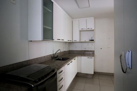 Apartamento para alugar com 95m², 2 quartos e 2 vagas Apartamento para alugar com 95m², 2 quartos e 2 vagasCozinha e Área de Serviço
