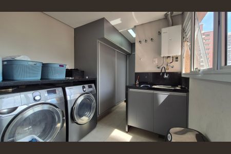 Apartamento à venda com 205m², 4 quartos e 4 vagasLavanderia