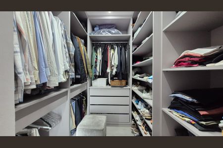 Apartamento à venda com 205m², 4 quartos e 4 vagasCloset da Suíte 4