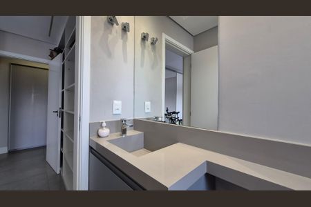 Apartamento à venda com 205m², 4 quartos e 4 vagasBanheiro da suíte 3