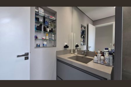 Apartamento à venda com 205m², 4 quartos e 4 vagasBanheiro da suíte 4