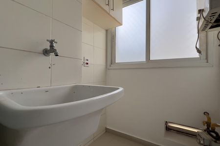 Apartamento para alugar com 58m², 2 quartos e 1 vaga Apartamento para alugar com 58m², 2 quartos e 1 vagaCozinha e Área de Serviço