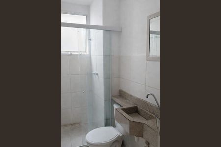 Banheiro de apartamento para alugar com 2 quartos, 38m² em Bangu, Rio de Janeiro