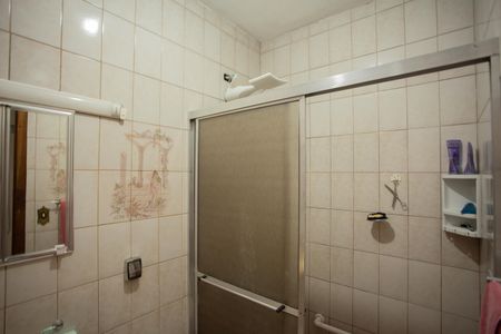 Casa à venda com 350m², 2 quartos e 2 vagas Casa à venda com 350m², 2 quartos e 2 vagasBANHEIRO