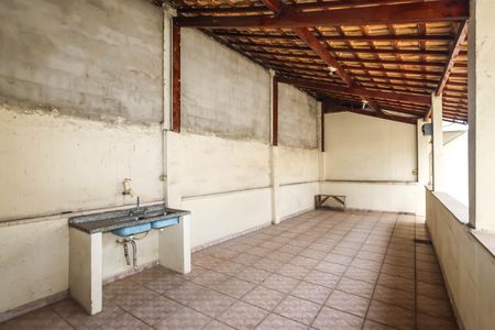 Casa à venda com 281m², 3 quartos e 3 vagas Casa à venda com 281m², 3 quartos e 3 vagasQuintal