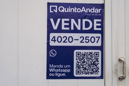 Casa à venda com 281m², 3 quartos e 3 vagas Casa à venda com 281m², 3 quartos e 3 vagasFachada