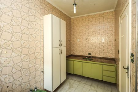 Casa à venda com 281m², 3 quartos e 3 vagas Casa à venda com 281m², 3 quartos e 3 vagasBanheiro Social