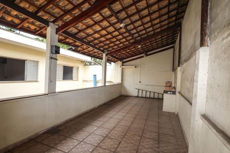 Casa à venda com 281m², 3 quartos e 3 vagas Casa à venda com 281m², 3 quartos e 3 vagasQuintal