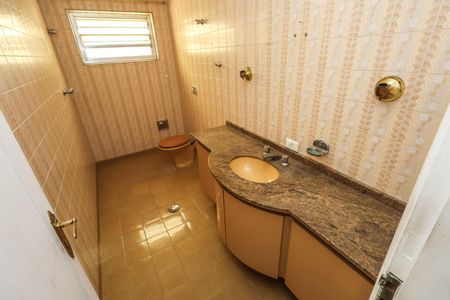 Casa à venda com 281m², 3 quartos e 3 vagas Casa à venda com 281m², 3 quartos e 3 vagasLavabo