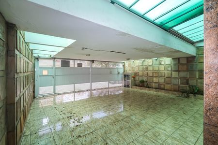 Casa à venda com 281m², 3 quartos e 3 vagas Casa à venda com 281m², 3 quartos e 3 vagasGaragem