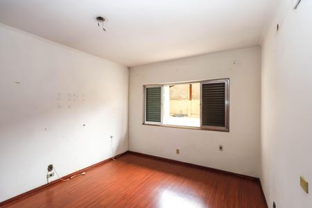 Casa à venda com 281m², 3 quartos e 3 vagas Casa à venda com 281m², 3 quartos e 3 vagasQuarto 2