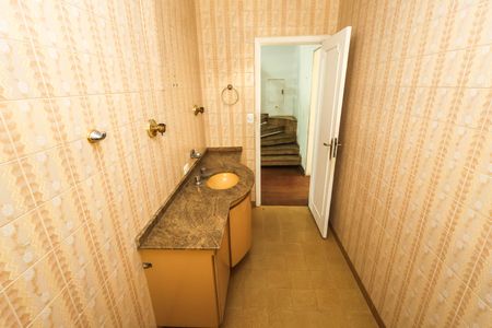 Casa à venda com 281m², 3 quartos e 3 vagas Casa à venda com 281m², 3 quartos e 3 vagasLavabo