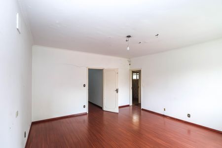 Casa à venda com 281m², 3 quartos e 3 vagas Casa à venda com 281m², 3 quartos e 3 vagasQuarto 1 - Suíte