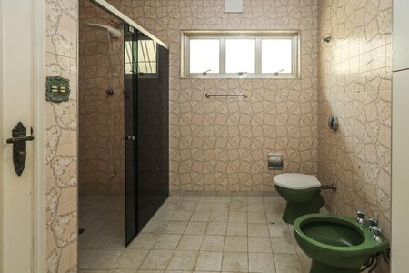 Casa à venda com 281m², 3 quartos e 3 vagas Casa à venda com 281m², 3 quartos e 3 vagasBanheiro Social