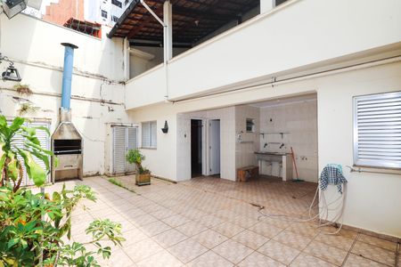 Casa à venda com 281m², 3 quartos e 3 vagas Casa à venda com 281m², 3 quartos e 3 vagasÁrea de Serviço