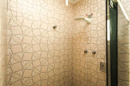 Casa à venda com 281m², 3 quartos e 3 vagas Casa à venda com 281m², 3 quartos e 3 vagasBanheiro Social