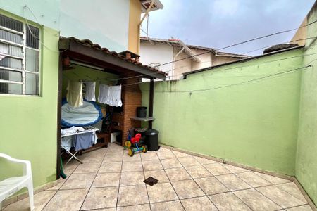 Casa à venda com 100m², 3 quartos e 2 vagasQuintal
