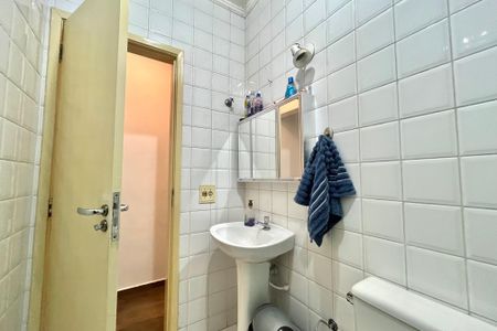 Casa à venda com 100m², 3 quartos e 2 vagasBanheiro Corredor