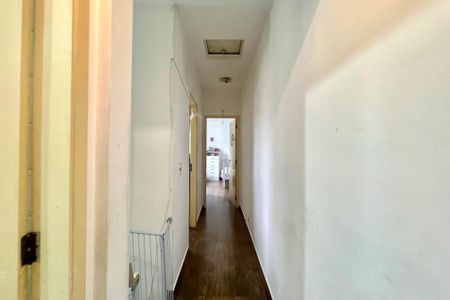 Casa à venda com 100m², 3 quartos e 2 vagasCorredor