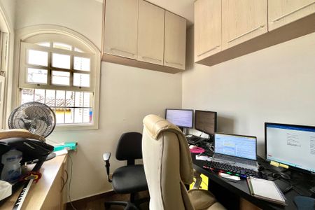 Casa à venda com 100m², 3 quartos e 2 vagasQuarto 3