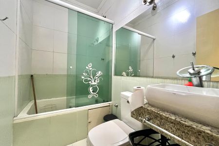 Casa à venda com 100m², 3 quartos e 2 vagasBanheiro da Suíte