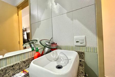 Casa à venda com 100m², 3 quartos e 2 vagasBanheiro da Suíte