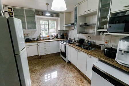 Casa de condomínio à venda com 230m², 4 quartos e 3 vagasCozinha - Armários