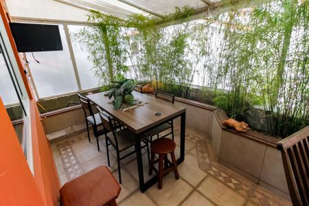 Casa de condomínio à venda com 230m², 4 quartos e 3 vagasVaranda - Sala 3