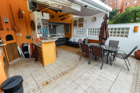 Casa de condomínio à venda com 230m², 4 quartos e 3 vagasÁrea gourmet