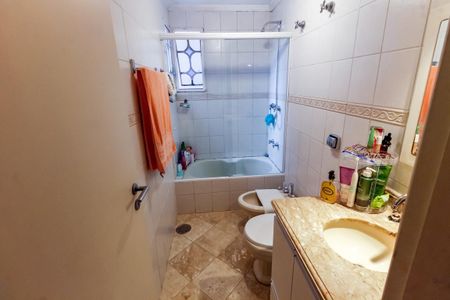 Casa de condomínio à venda com 230m², 4 quartos e 3 vagasBanheiro da Suíte 1