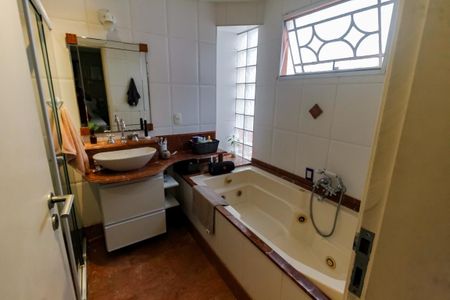 Casa de condomínio à venda com 230m², 4 quartos e 3 vagasBanheiro da Suíte 4