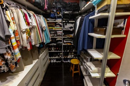 Casa de condomínio à venda com 230m², 4 quartos e 3 vagasCloset da suíte 4
