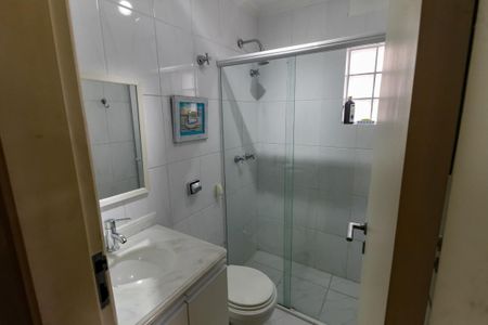 Casa de condomínio à venda com 230m², 4 quartos e 3 vagasBanheiro da Suíte 2