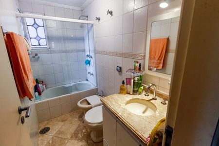 Casa de condomínio à venda com 230m², 4 quartos e 3 vagasBanheiro da Suíte 1