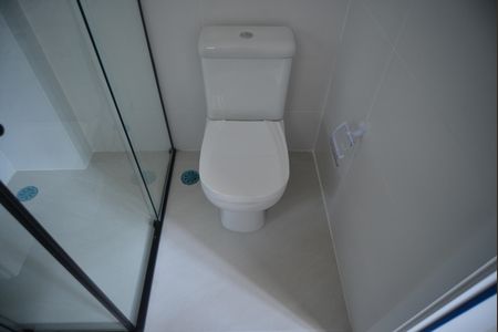 Banheiro da Suíte de apartamento para alugar com 1 quarto, 47m² em Parque das Nações, Santo André