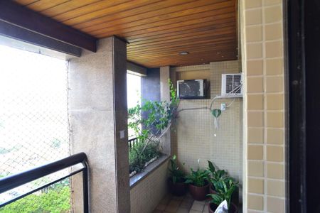 Apartamento para alugar com 139m², 3 quartos e 2 vagasVaranda