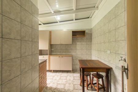 Cozinha de casa para alugar com 1 quarto, 18m² em Bacacheri, Curitiba