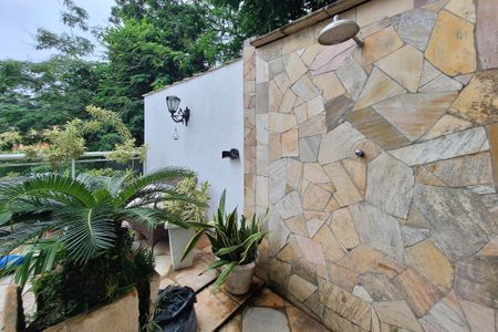 Casa à venda com 234m², 3 quartos e 2 vagas Casa à venda com 234m², 3 quartos e 2 vagasQuintal